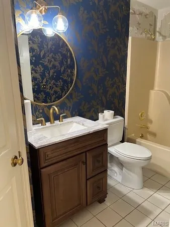 $335,000 | 3 Pine Hollow Court, Edwardsville, IL 62025