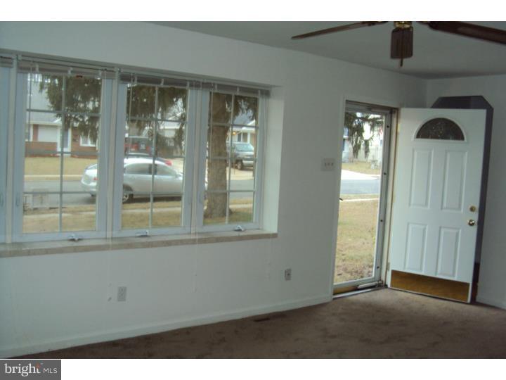 481 Westminster Road Wenonah, NJ 08090 - Photo 9 of 25 Living Room
