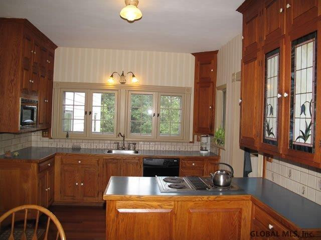 242 Van Wies Point Road Bethlehem, NY 12077 - Photo 9 of 25 Photo 9