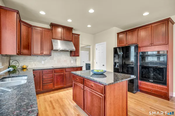 $1,100,000 | 284 Northington Drive, Avon, CT 06001