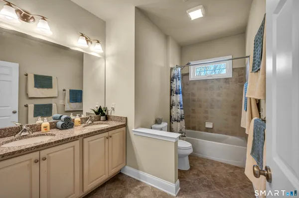 $1,100,000 | 284 Northington Drive, Avon, CT 06001