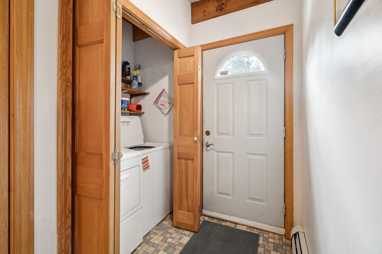 15 Macklin Lane Stoneham, ME 04231 - Photo 8 of 38 Entry Hall/Laundry