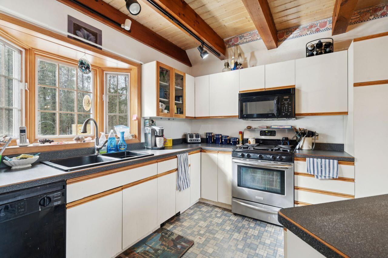 15 Macklin Lane Stoneham, ME 04231 - Photo 9 of 38 Kitchen