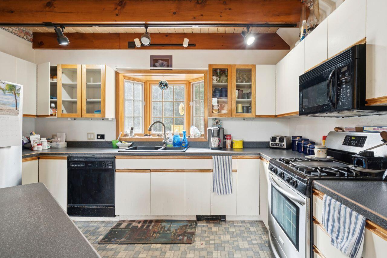 15 Macklin Lane Stoneham, ME 04231 - Photo 10 of 38 Kitchen