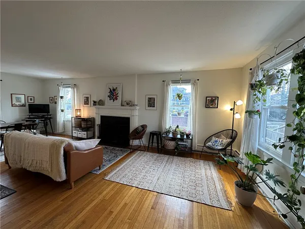 $2,500 | 542 Angell Street, Unit A1, Providence, RI 02906