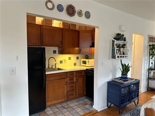 $2,500 | 542 Angell Street, Unit A1, Providence, RI 02906