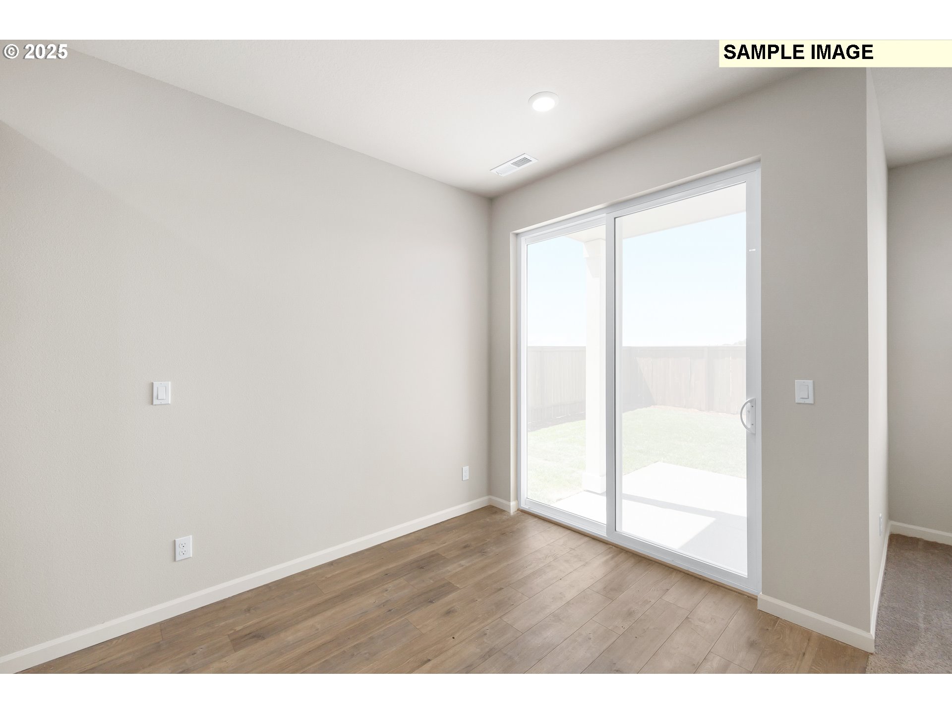 1472 Southeast Logan Parkway Albany, OR 97322 - Photo 9 of 23 a view of an empty room and window