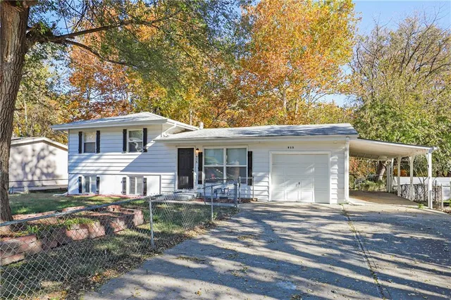 $235,000 | 915 South Prairie Street, Liberty, MO 64068