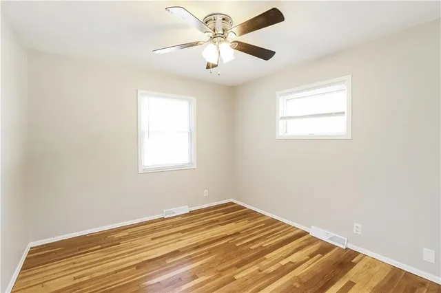 $235,000 | 915 South Prairie Street, Liberty, MO 64068