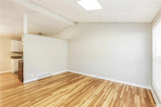 $235,000 | 915 South Prairie Street, Liberty, MO 64068