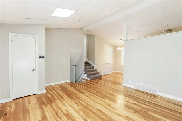 $235,000 | 915 South Prairie Street, Liberty, MO 64068