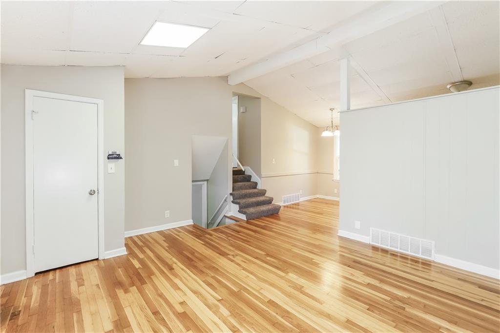 915 South Prairie Street Liberty, MO 64068 - Photo 3 of 15