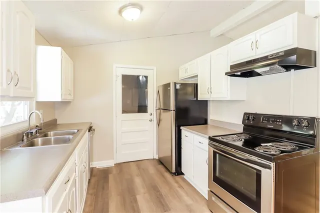 $235,000 | 915 South Prairie Street, Liberty, MO 64068