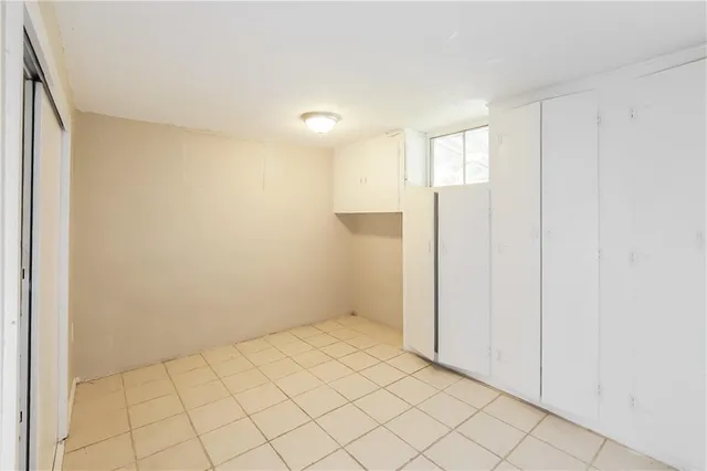 $235,000 | 915 South Prairie Street, Liberty, MO 64068