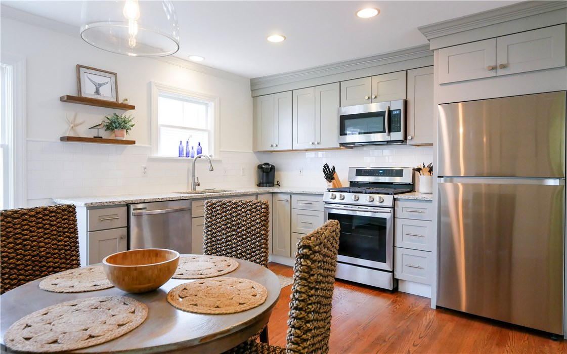 45 2nd Street Newport, RI 02840 - Photo 9 of 23