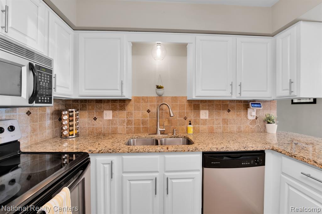 3640 Winter Creek Road Rochester Hills, MI 48307 - Photo 13 of 34