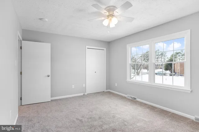 a view of empty room with window