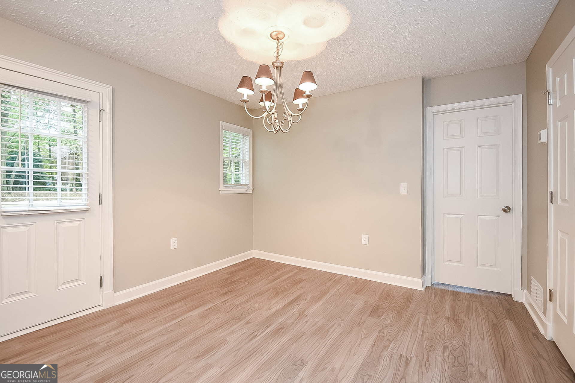 220 Carmichael Road Woodstock, GA 30189 - Photo 4 of 17