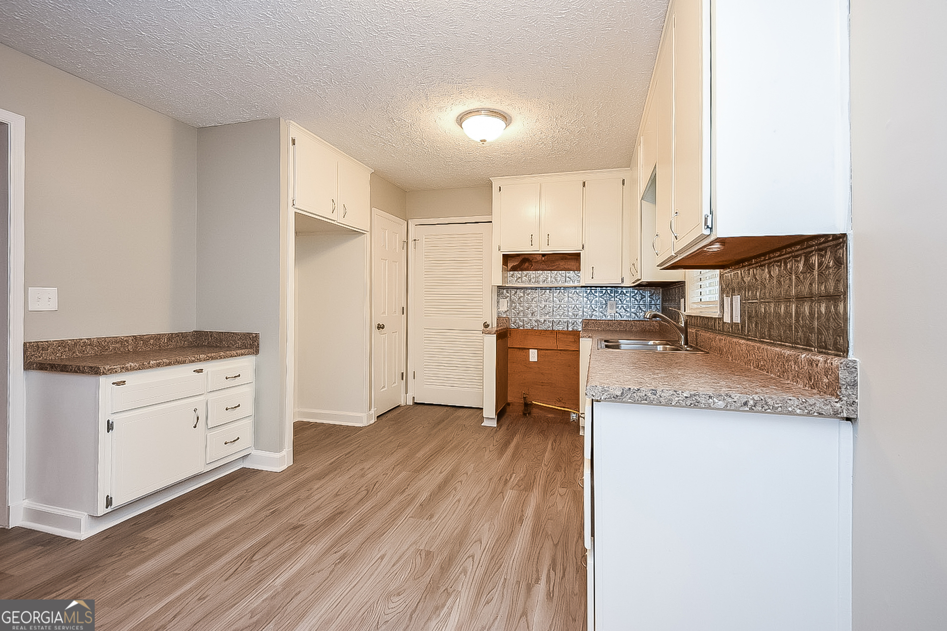 220 Carmichael Road Woodstock, GA 30189 - Photo 7 of 17