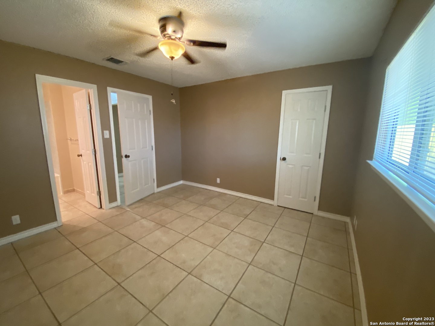 8406 Forest Ridge Drive San Antonio, TX 78239 - Photo 21 of 23 a view of empty room with window