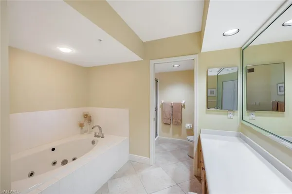 $20,000 | 20 Seagate Drive, Unit 803, Naples, FL 34103