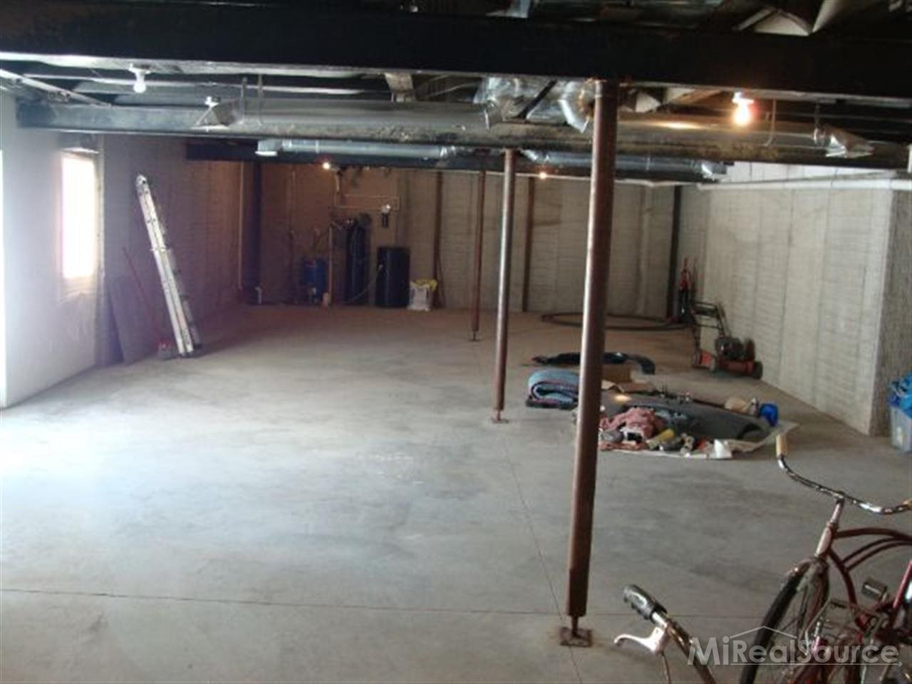1145 Silver Bell Road Rochester, MI 48306 - Photo 21 of 30 31191562-20.JPG