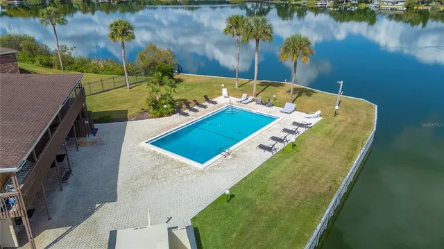 $1,250 | 1920 East Edgewood Drive, Unit K8, Lakeland, FL 33803