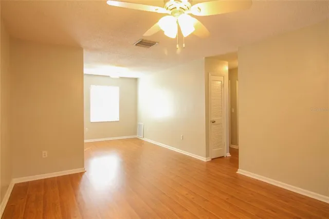 $1,250 | 1920 East Edgewood Drive, Unit K8, Lakeland, FL 33803