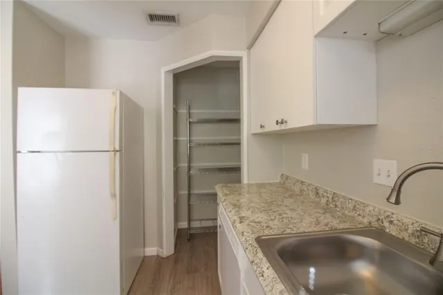 $1,250 | 1920 East Edgewood Drive, Unit K8, Lakeland, FL 33803