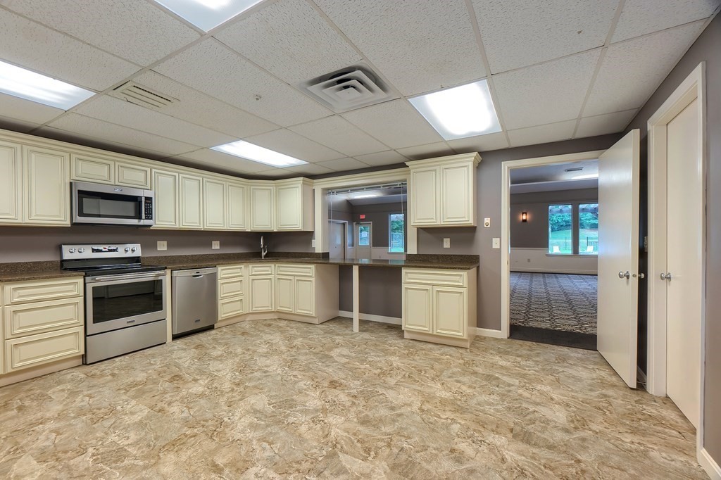 208 Ridgefield Circle, Unit C Clinton, MA 01510 - Photo 30 of 33 Gallery Image 30