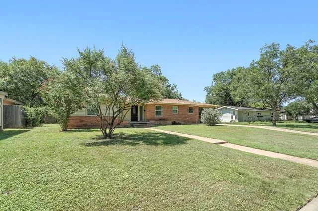 $2,400 | 4057 Stratford Street, Abilene, TX 79605
