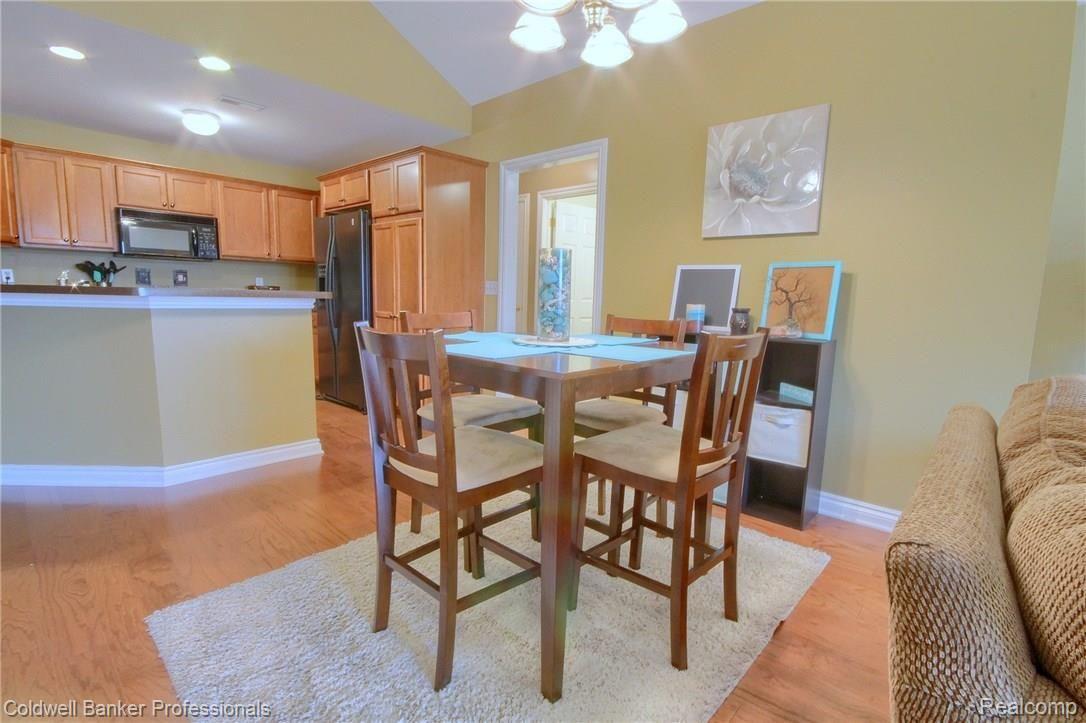 45481 North Stonewood Road Canton, MI 48187 - Photo 9 of 32 Dining_Area.jpg