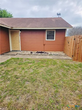 $1,035 | 104 Plains Street, Martindale, TX 78655