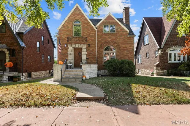$619,900 | 6210 Walsh Street, St. Louis, MO 63109