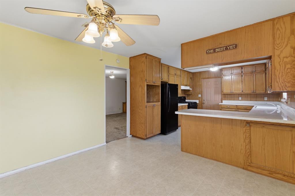 3523 East Highway 199 Springtown, TX 76082 - Photo 12 of 40