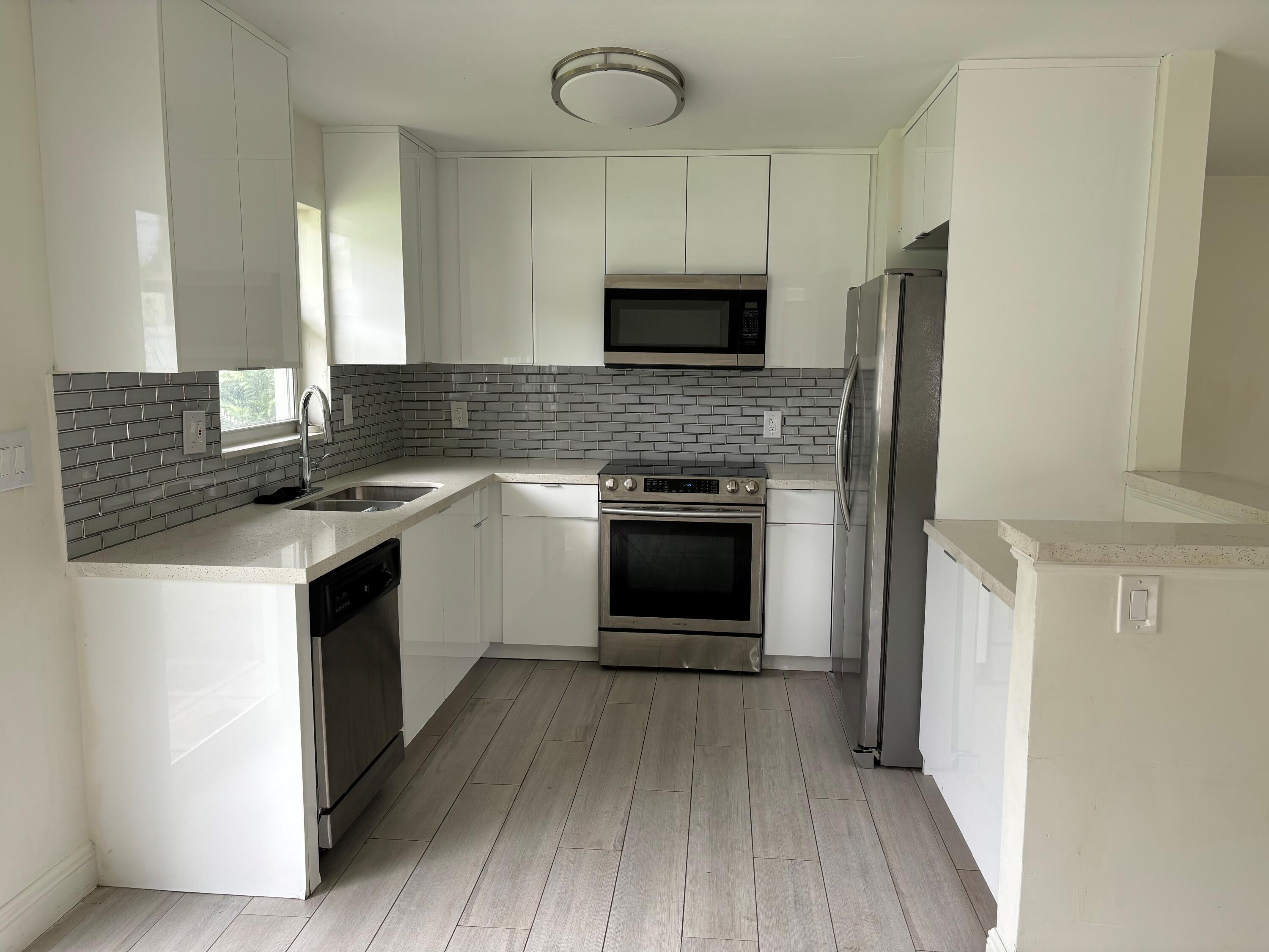 80 Northwest 3rd Court Boca Raton, FL 33432 - Photo 2 of 5 Kitchen