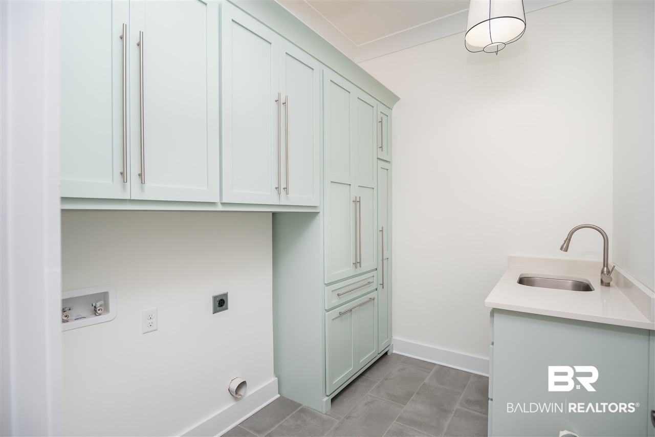 389 Pecan Avenue Fairhope, AL 36532 - Photo 23 of 50 You will want to do laundry all day in here!