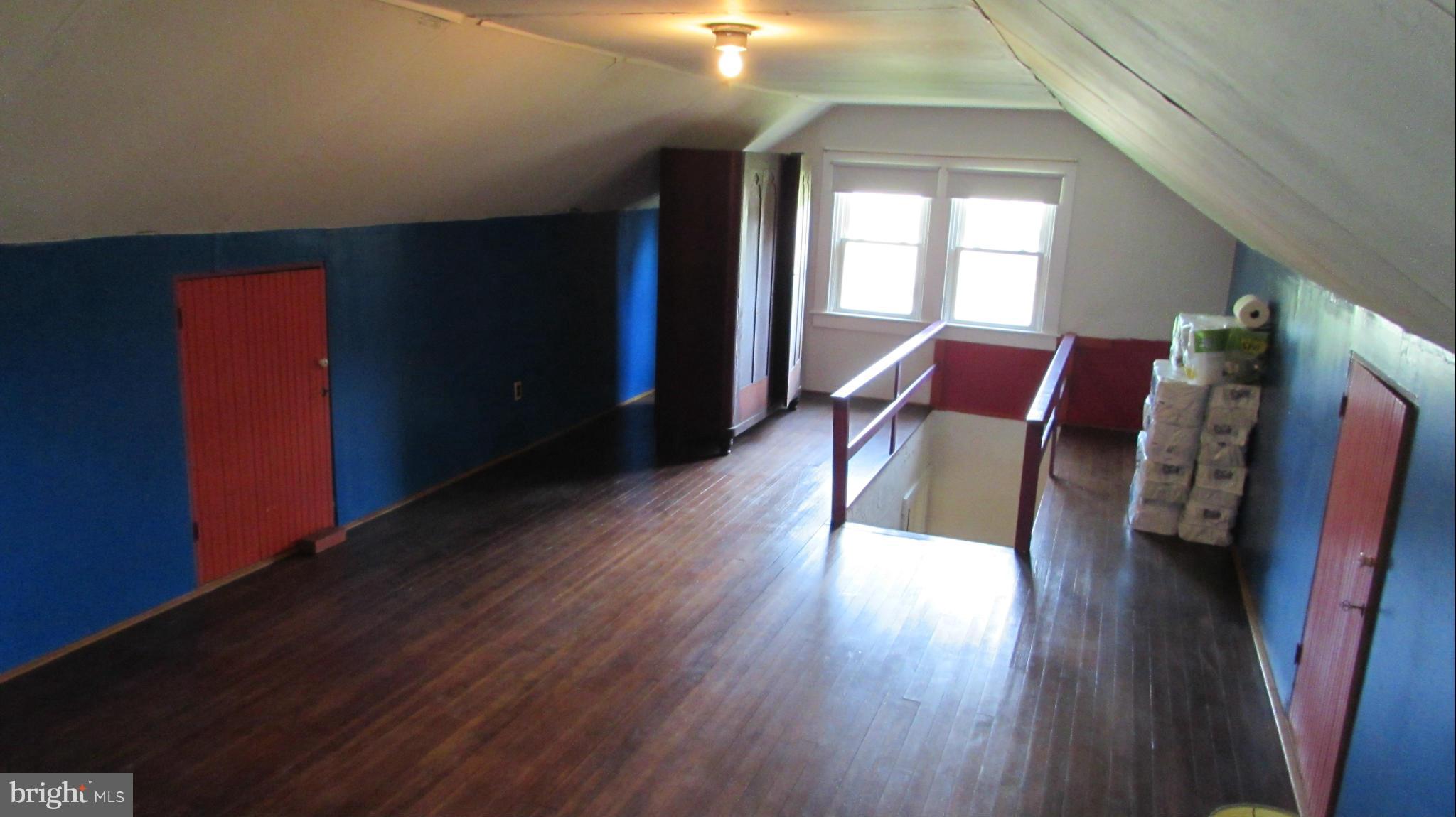 1704 South Road Baltimore, MD 21209 - Photo 22 of 23 Attic
