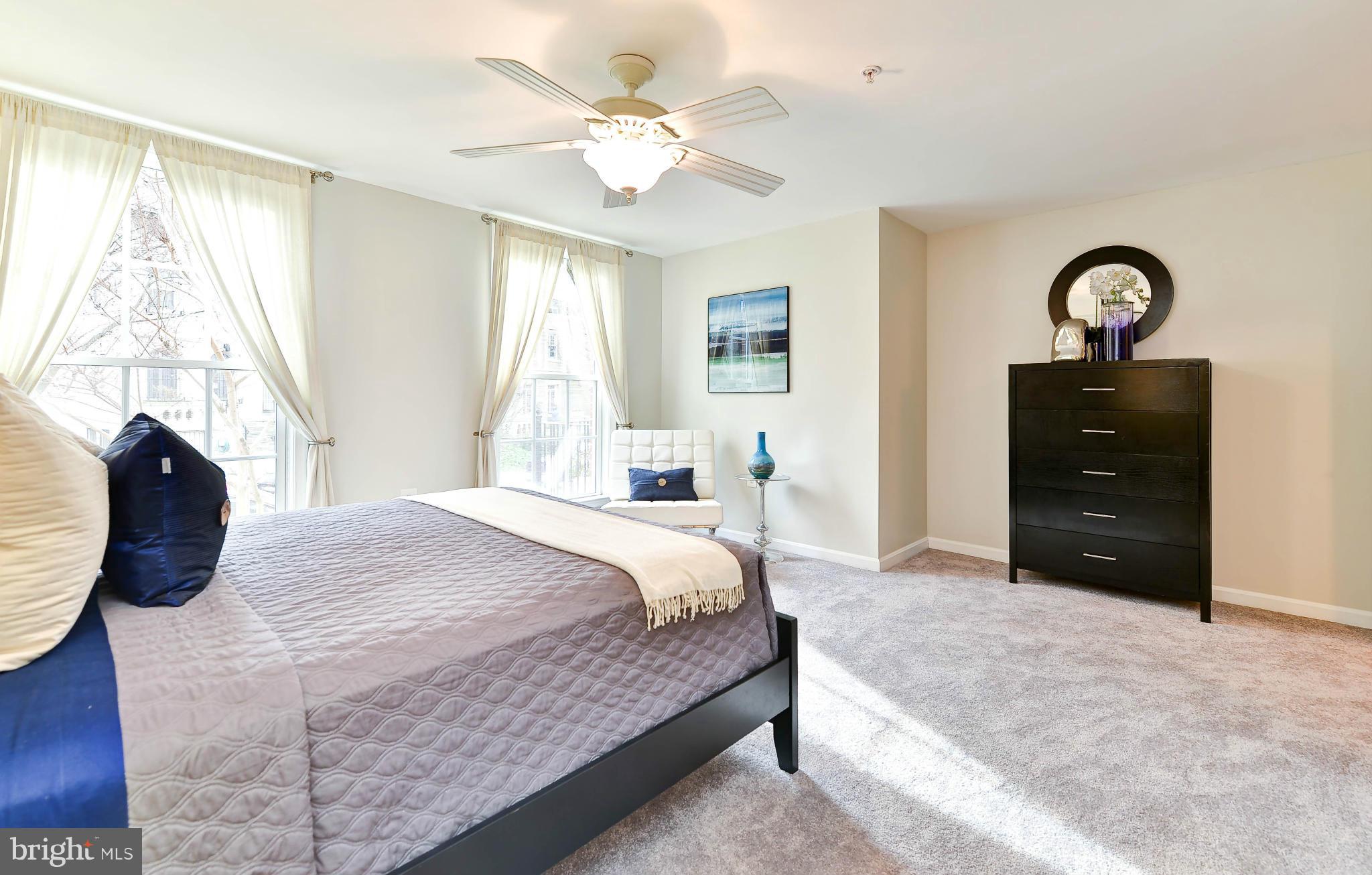 1927 Belmont Road Northwest, Unit 1083 Washington, DC 20009 - Photo 17 of 24 Master Bedroom