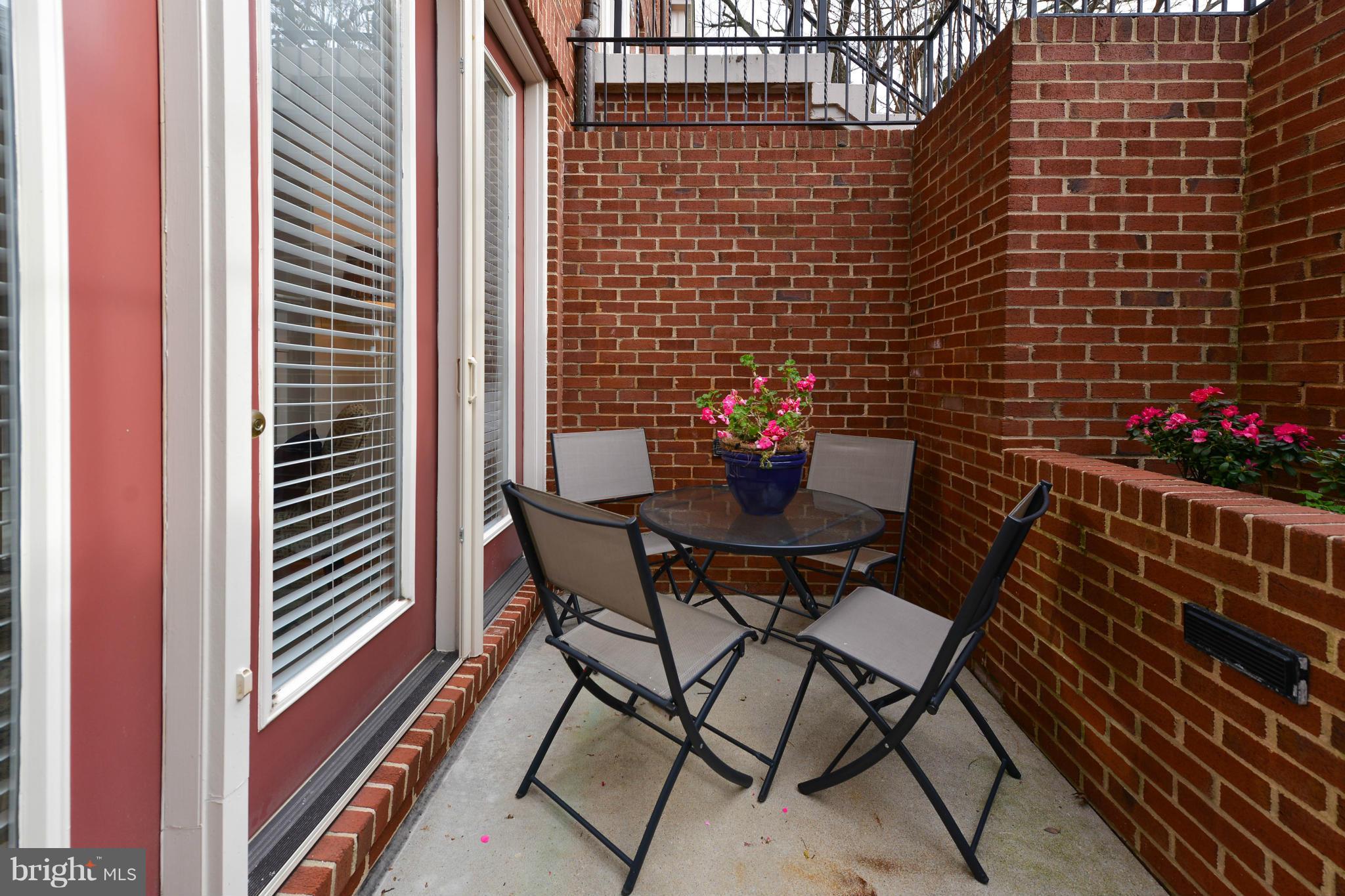 1927 Belmont Road Northwest, Unit 1083 Washington, DC 20009 - Photo 22 of 24 Outdoor Patio