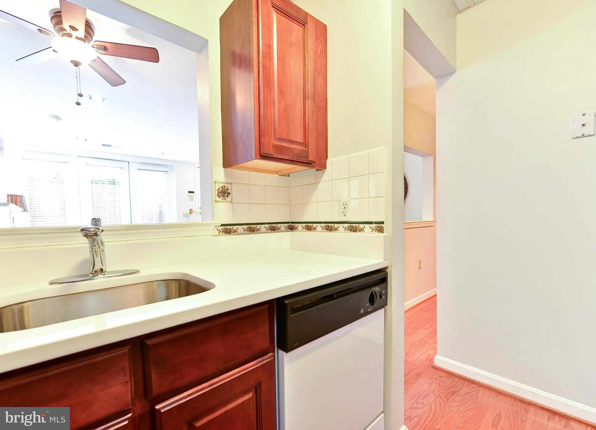 1927 Belmont Road Northwest, Unit 1083 Washington, DC 20009 - Photo 10 of 24 Kitchen