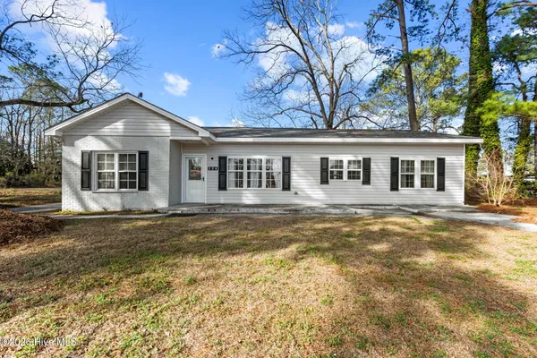 $270,000 | 124 Hc Powers Road, Wallace, NC 28466