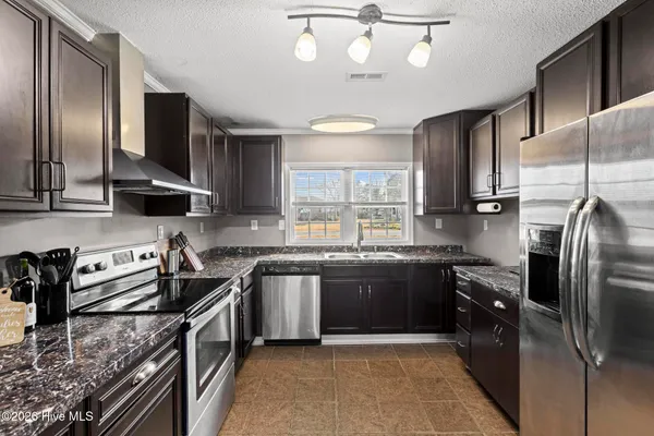 $270,000 | 124 Hc Powers Road, Wallace, NC 28466