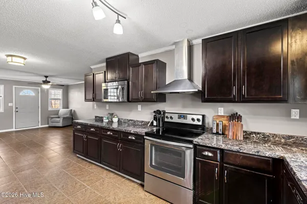 $270,000 | 124 Hc Powers Road, Wallace, NC 28466