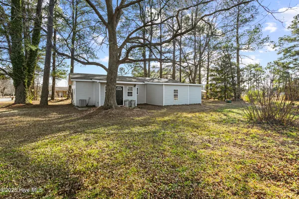 $270,000 | 124 Hc Powers Road, Wallace, NC 28466