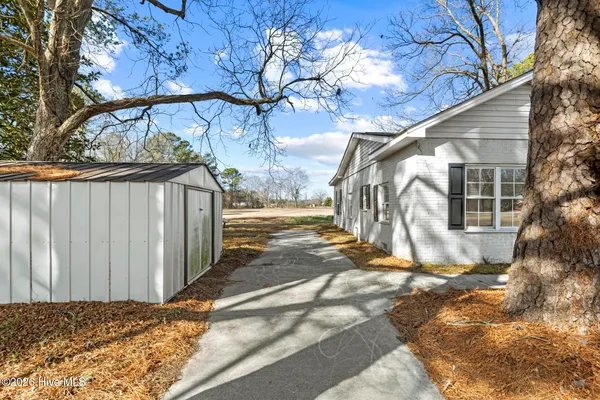 $270,000 | 124 Hc Powers Road, Wallace, NC 28466