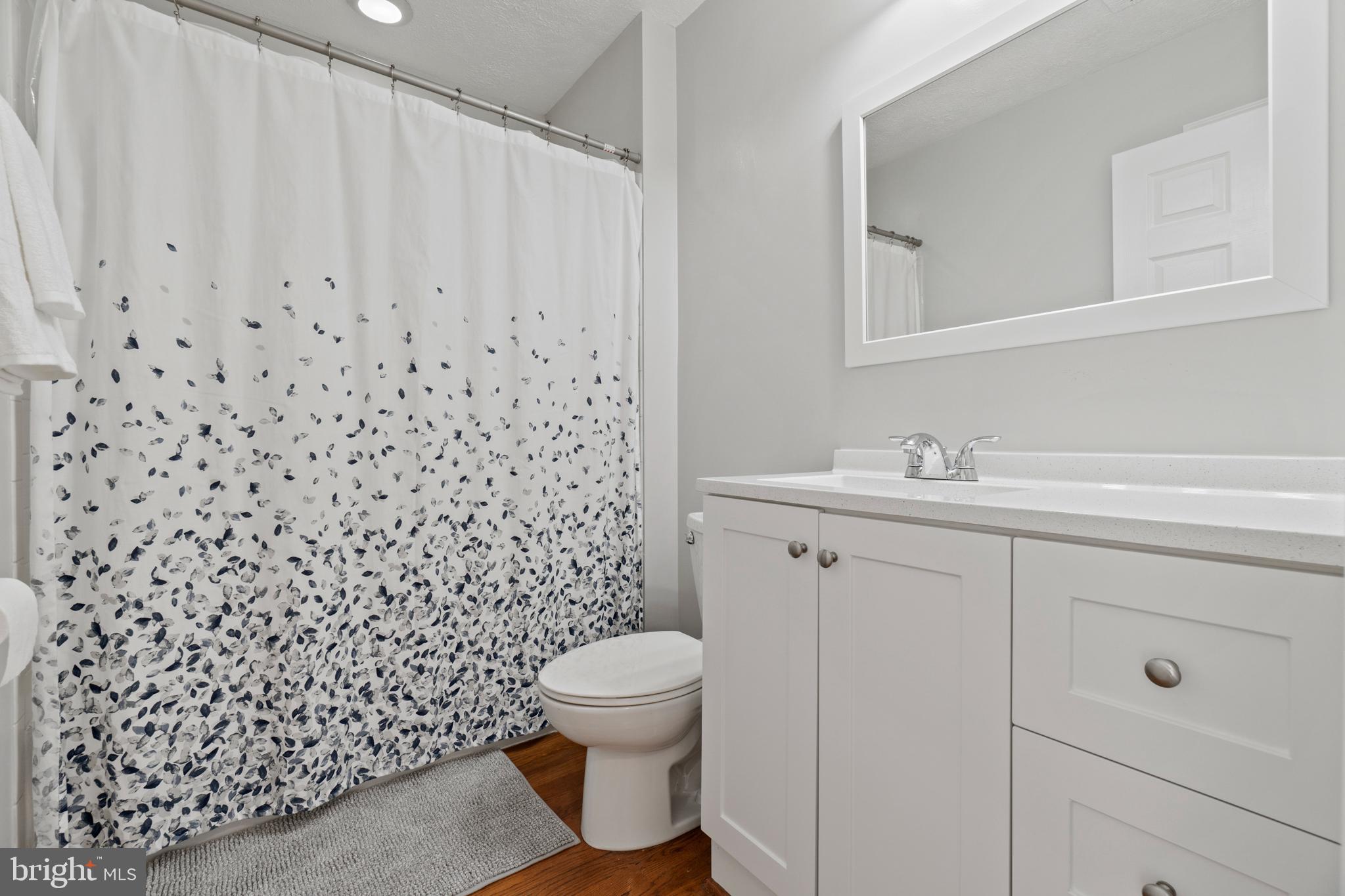 5 Ashbrook Road Stafford, VA 22554 - Photo 28 of 44 Upstairs hall bath