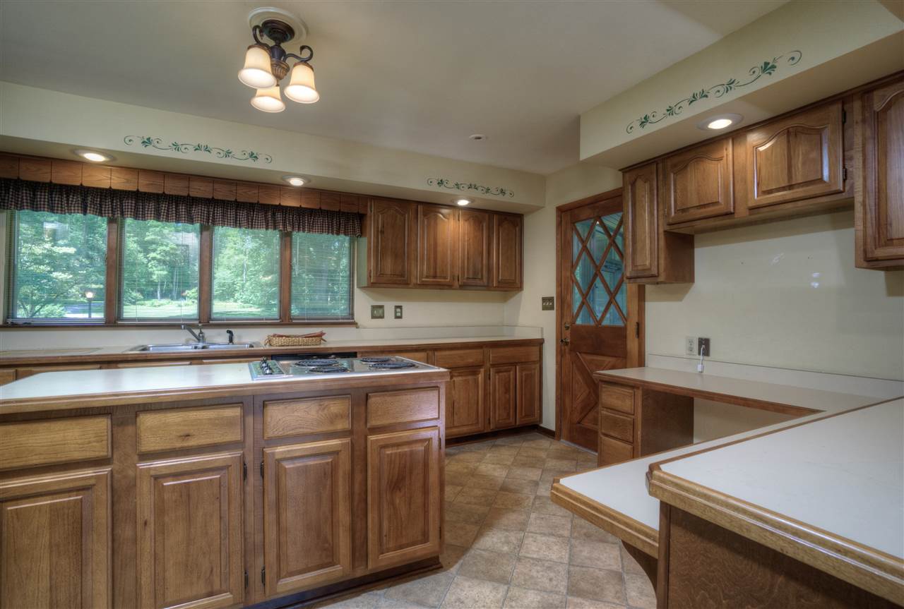 51770 Lilac Road South Bend, IN 46628 - Photo 8 of 36 Gallery Image 8