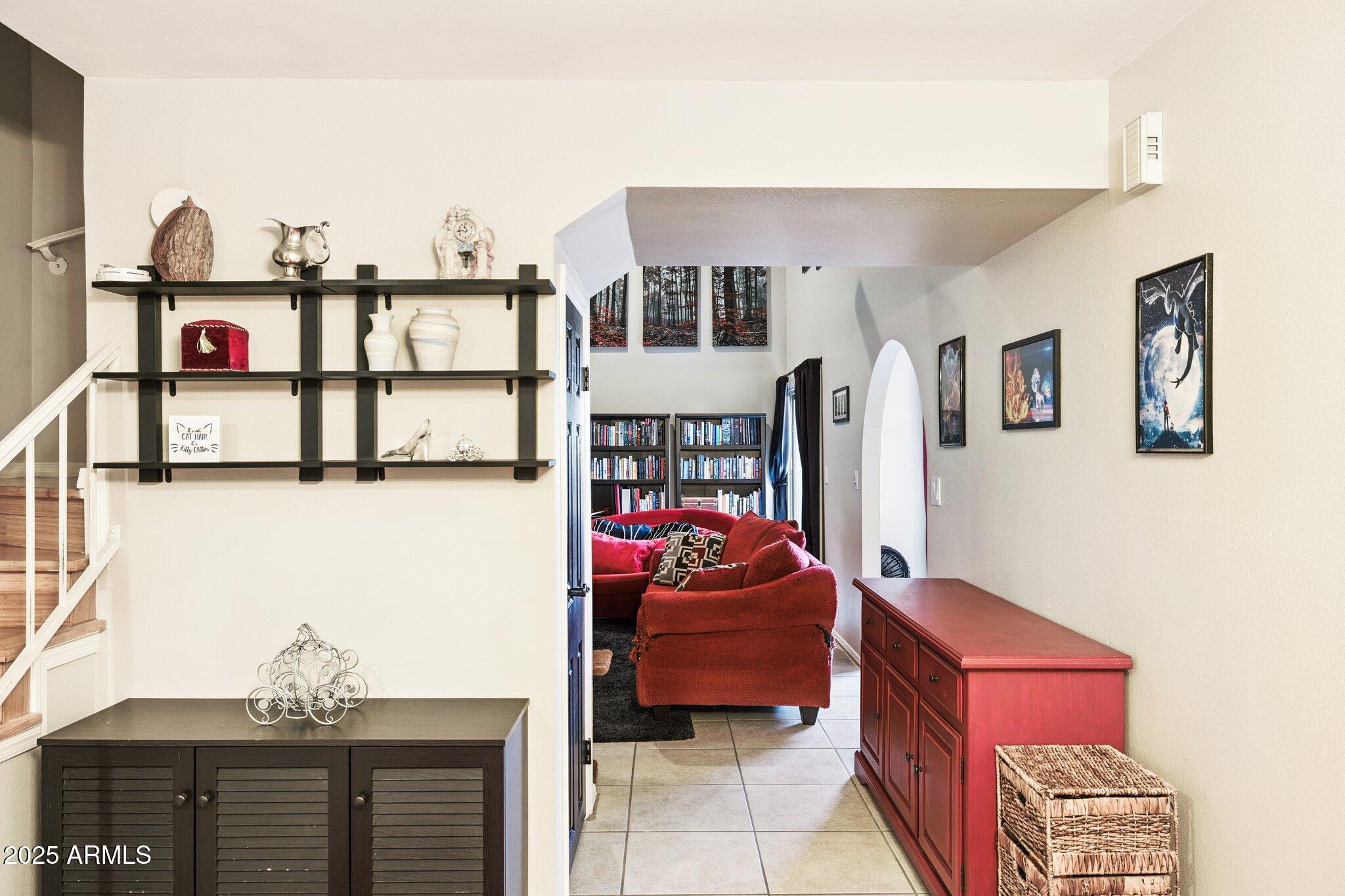 7756 North 19th Lane Phoenix, AZ 85021 - Photo 4 of 42 Foyer2