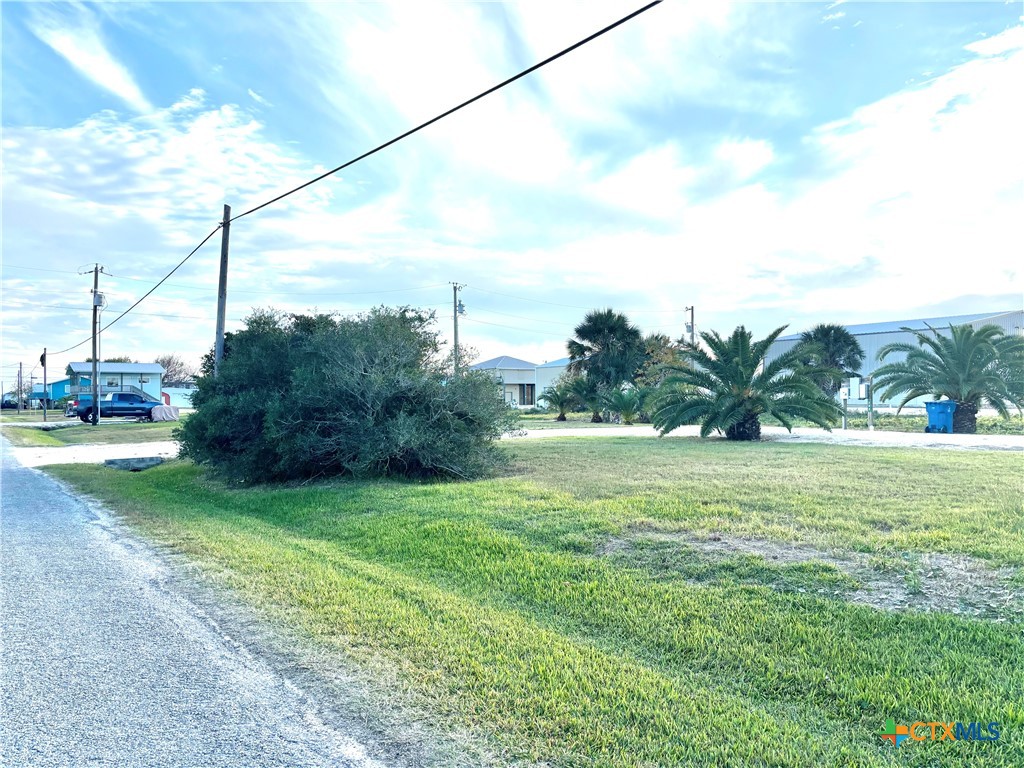 202 5th Street Port O'Connor, TX 77982 - Photo 3 of 13